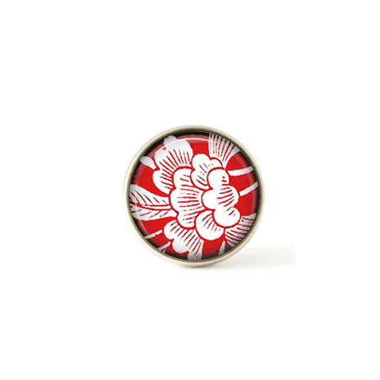 Bouton / Cabochon pour bijoux interchangeables- thème fleurs japonisantes sur fond rouge.