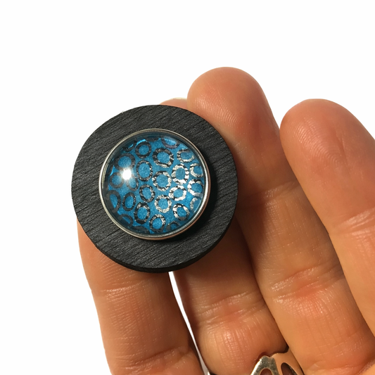 Broche personnalisable / interchangeable en couleur bois et teinté noir