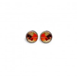 Stud earrings featuring a ginkgo biloba leaf theme