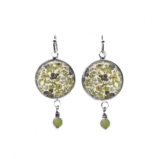 Boucles d'oreilles pendantes avec perles sur le thème floral vert Liberty's Meadow