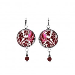 Boucles d'oreilles perlées sur le thème de la feuille de pruneau et rose vif baroque