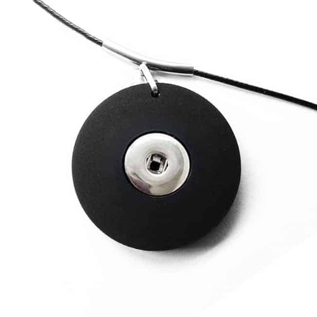 Collier interchangeable pour cabochon / bouton clipsable en noir mat: collier seul