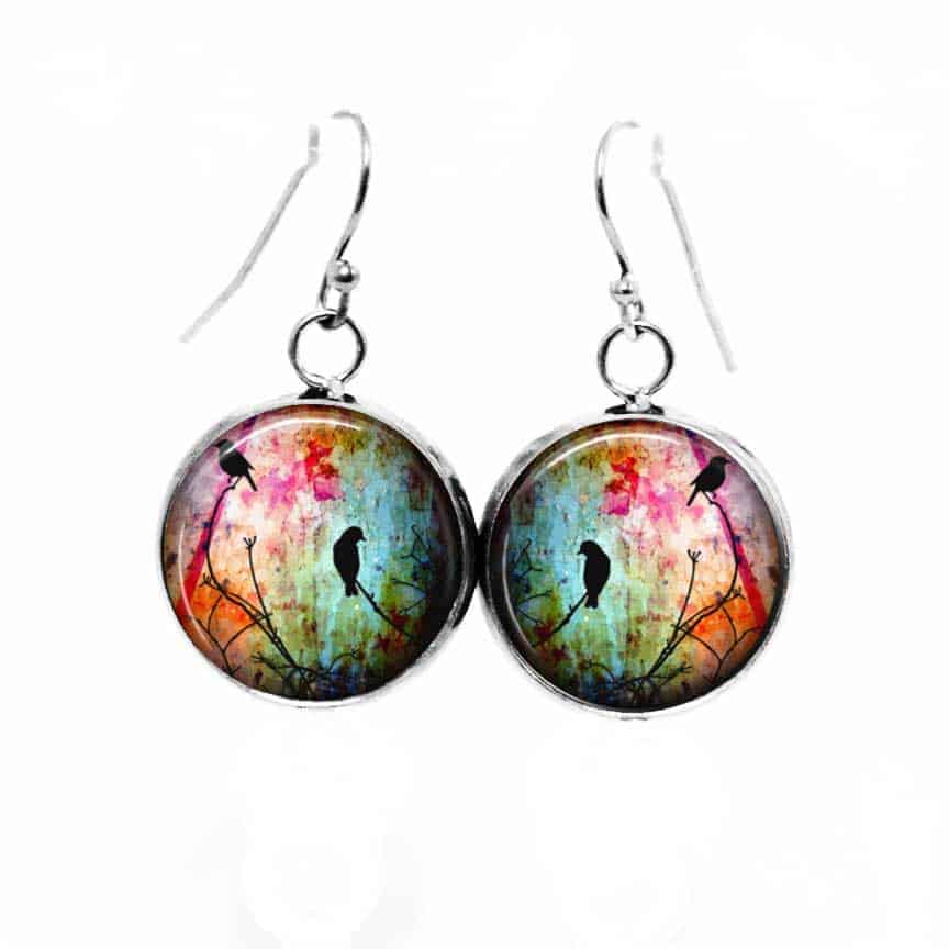 Boucles d'oreilles pendantes Thème Oiseaux sur la branche multicolore