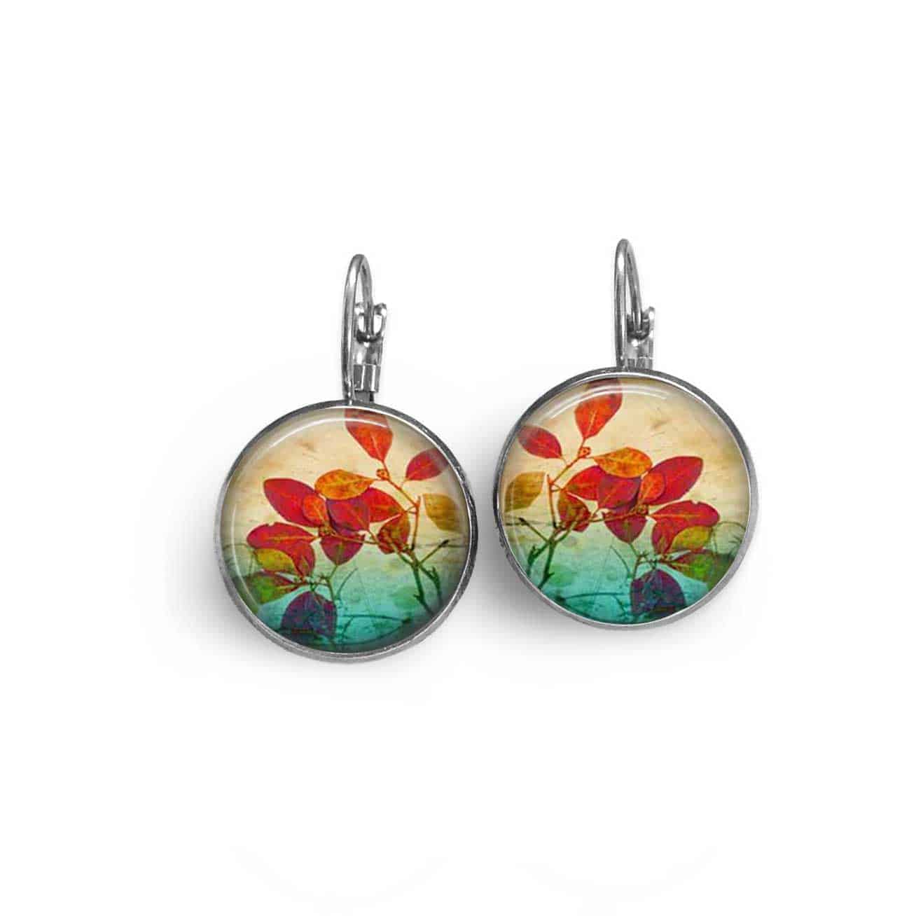 Boucles d'oreilles dormeuses avec un motif herbarium feuilles rouges sur fond vert