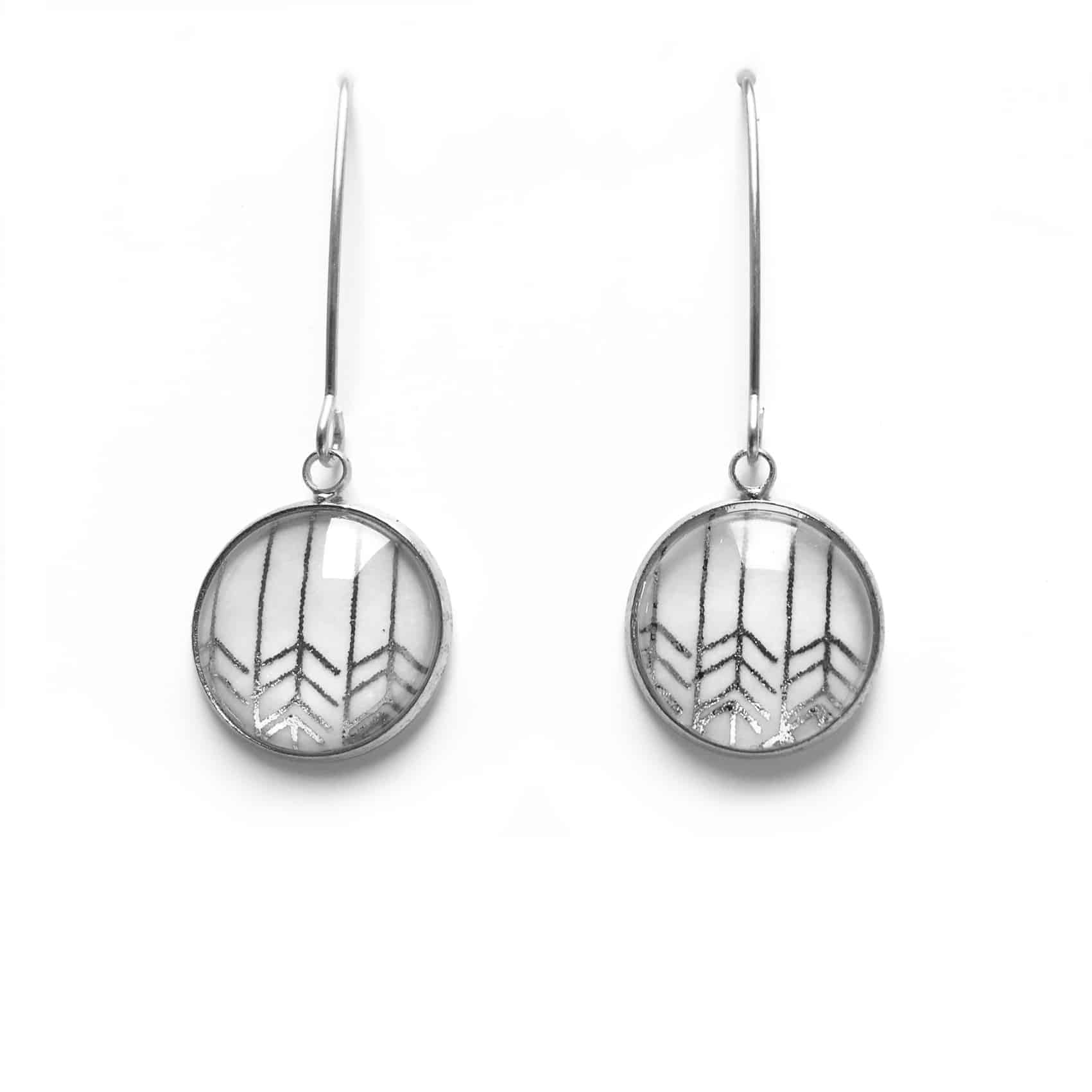 Boucles d'oreilles pendantes motif chevrons en or ou argent