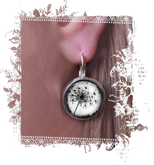 Boucles d'oreilles dormeuses thème pissenlit noir et blanc