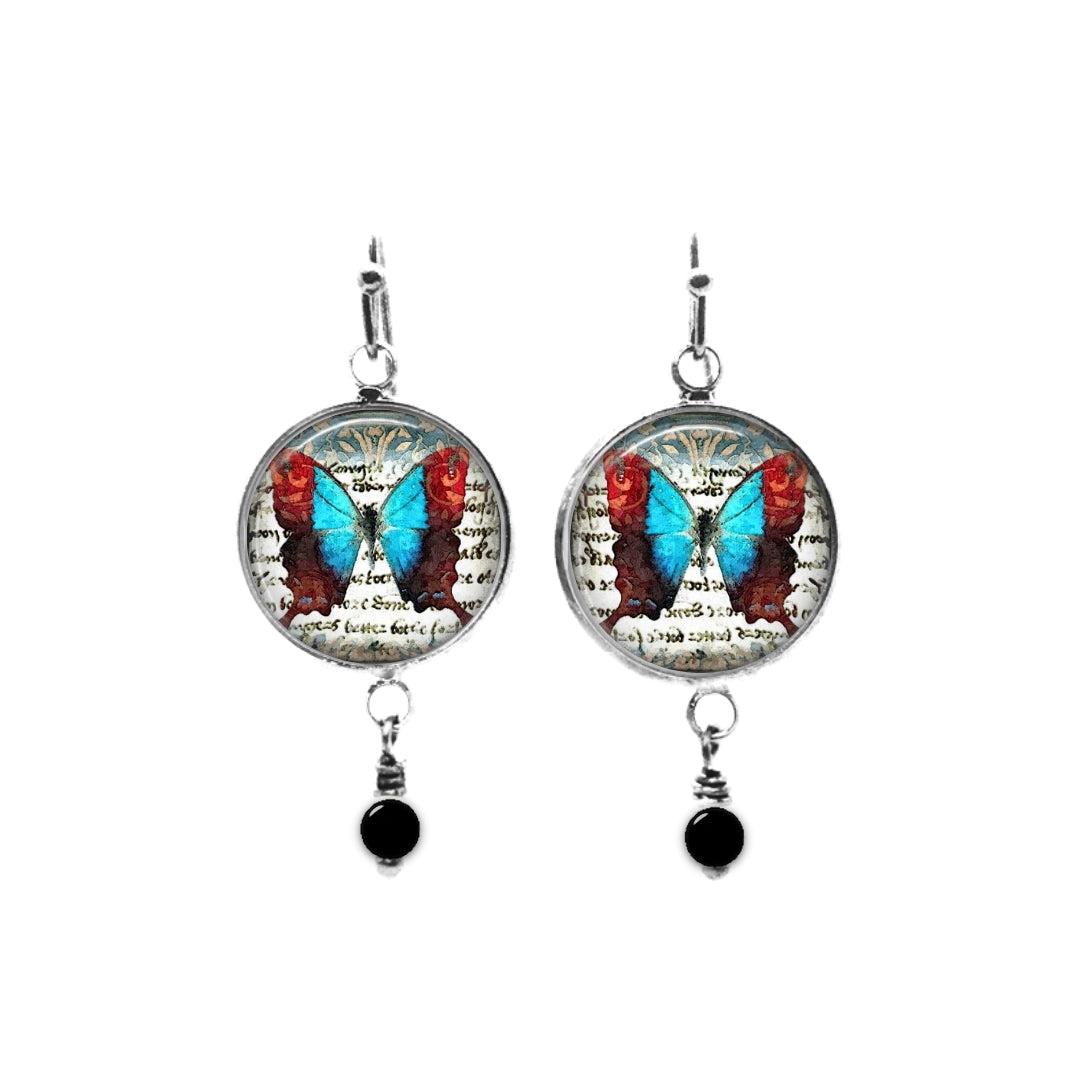 Boucles d'oreilles pendantes avec perles sur le thème du papillon vintage rouge et turquoise