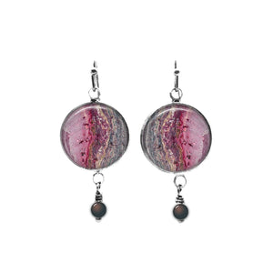 Boucles d'oreilles pendantes à thème minéral rose avec perles